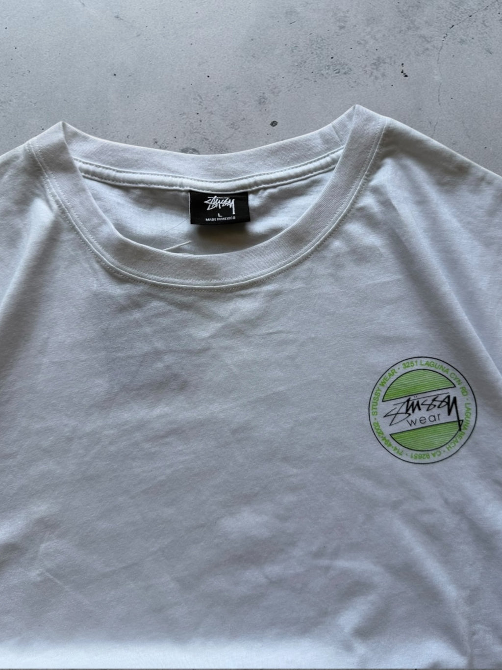 Stussy White Graphic Tshirt-L