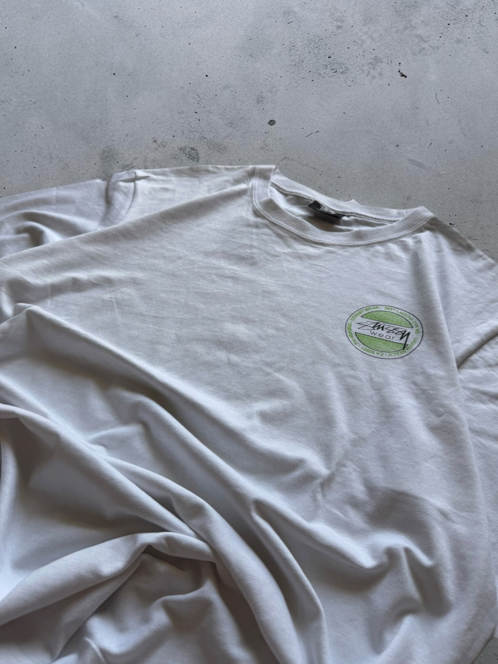 Stussy White Graphic Tshirt-L