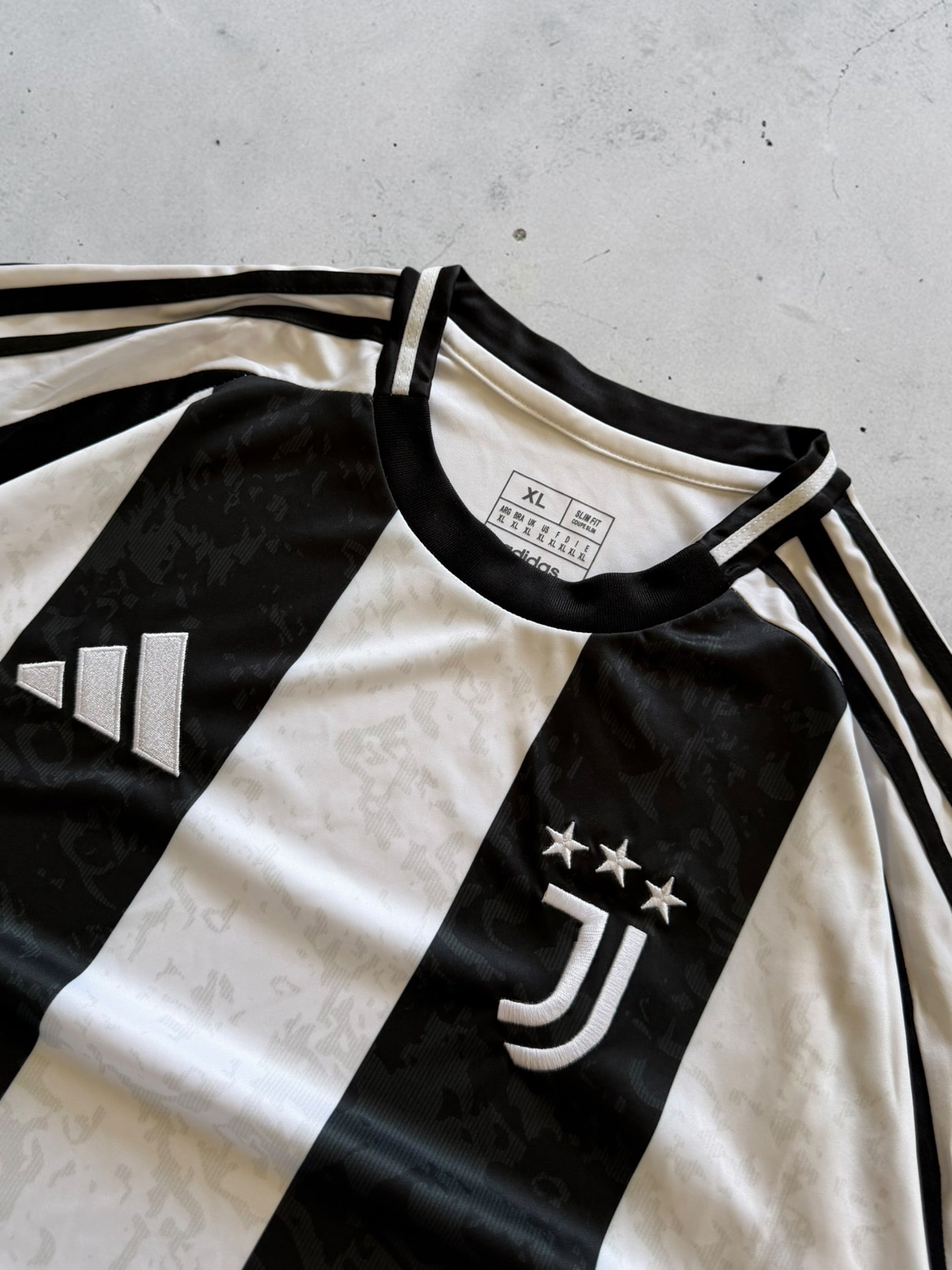 Adidas Juventus Jersey- XL