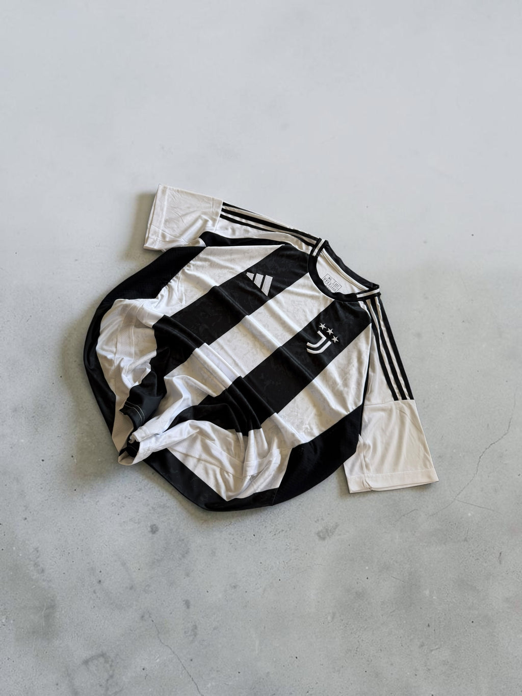 Adidas Juventus Jersey- XL