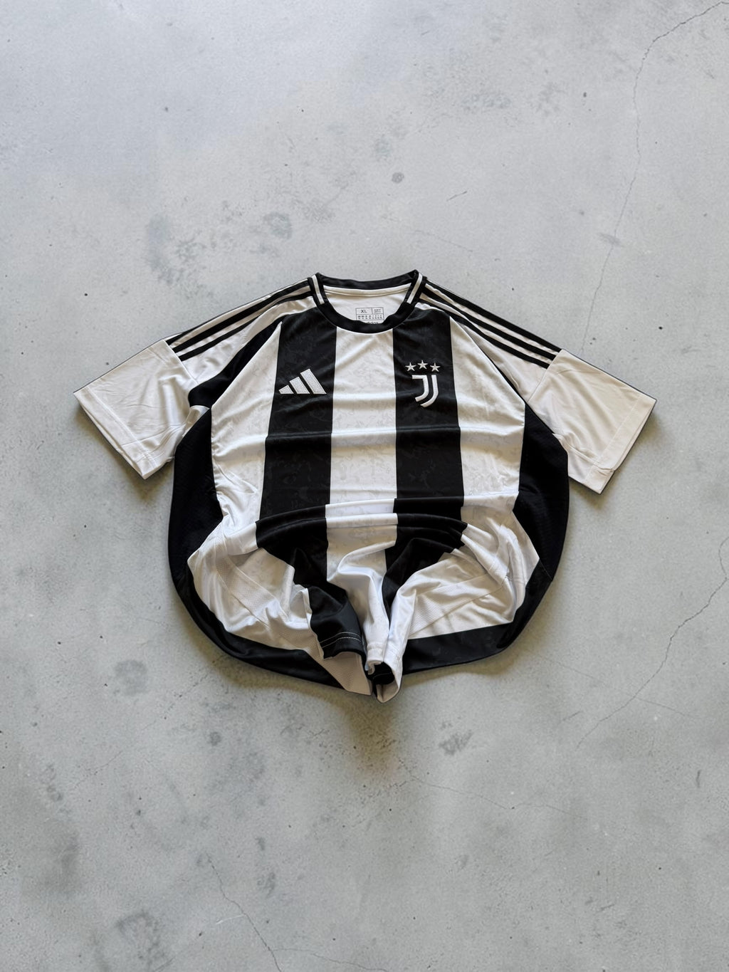 Adidas Juventus Jersey- XL